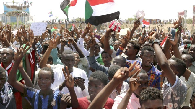 Smrtne žrtve med protesti v Sudanu (foto: profimedia)