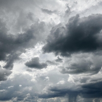 Hladna fronta nad Alpami bo v naslednjih urah poskrbela za precejšnjo zmedo v Sloveniji