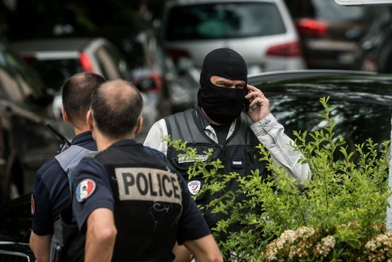 V Franciji aretirali neonaciste, ki so načrtovali napade na Jude in muslimane