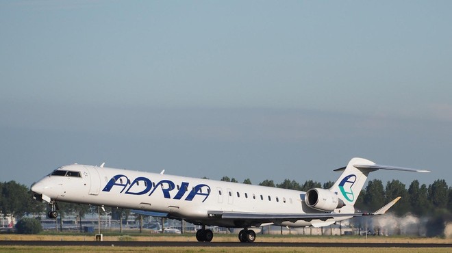 Adia Airways vnaprej odpovedala več letov do konca meseca, nekatere pa združila (foto: profimedia)