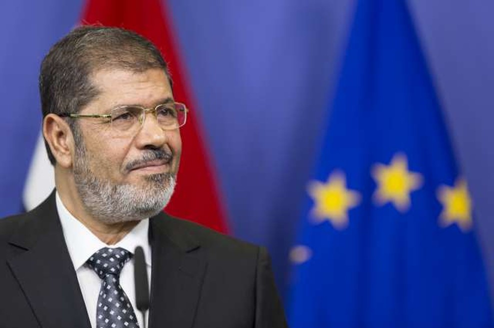 Umrl odstavljeni egiptovski predsednik Mursi, po tem, ko se je onesvestil na sodišču (foto: STA)