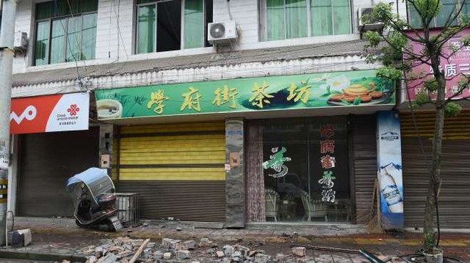 Jugozahod Kitajske stresel močan potres, ki je terjal smrtne žrtve (foto: STA/Xinhua)
