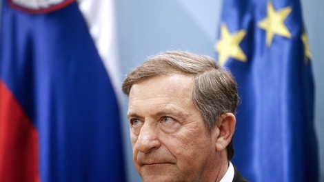 Neuspešna interpelacija zoper ministra Erjavca