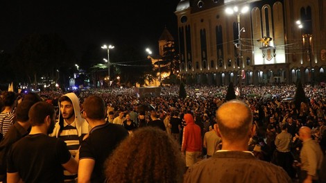Na protestih v Gruziji več kot 200 ranjenih