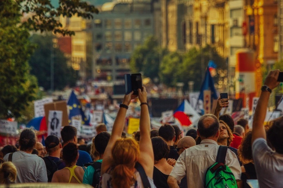 Na praške ulice se je vsulo četrt milijona ljudi, ki protestirajo proti Babišu (foto: profimedia)