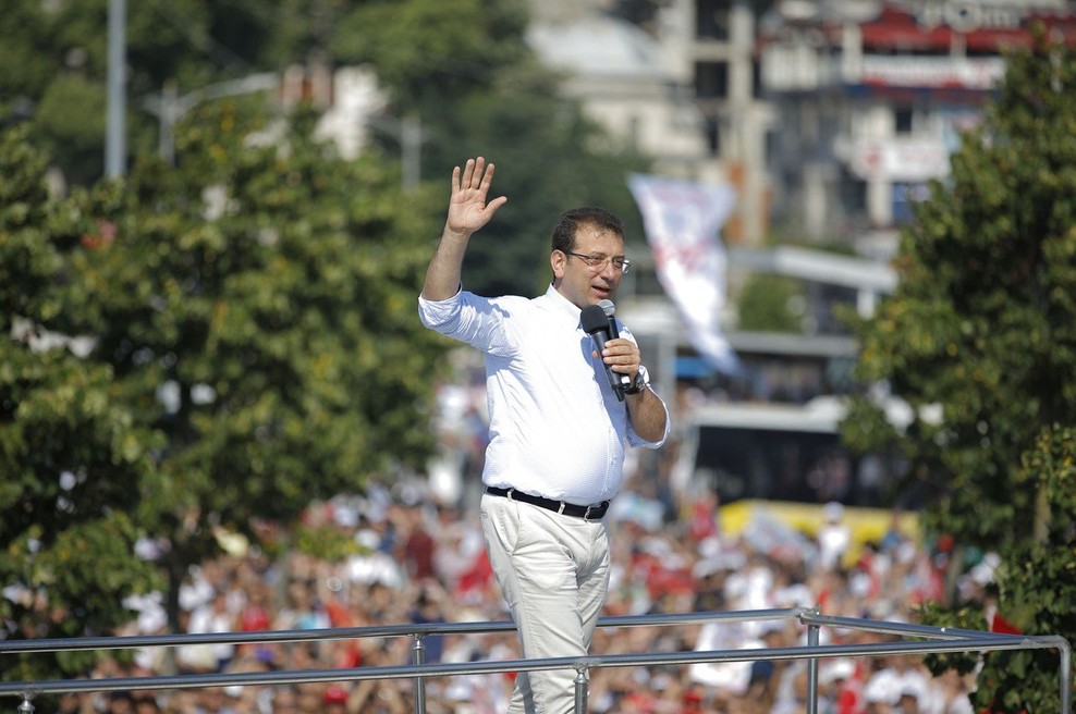 Po ponovljenih volitvah v Istanbulu ni spremembe, županski položaj pripada opoziciji (foto: profimedia)