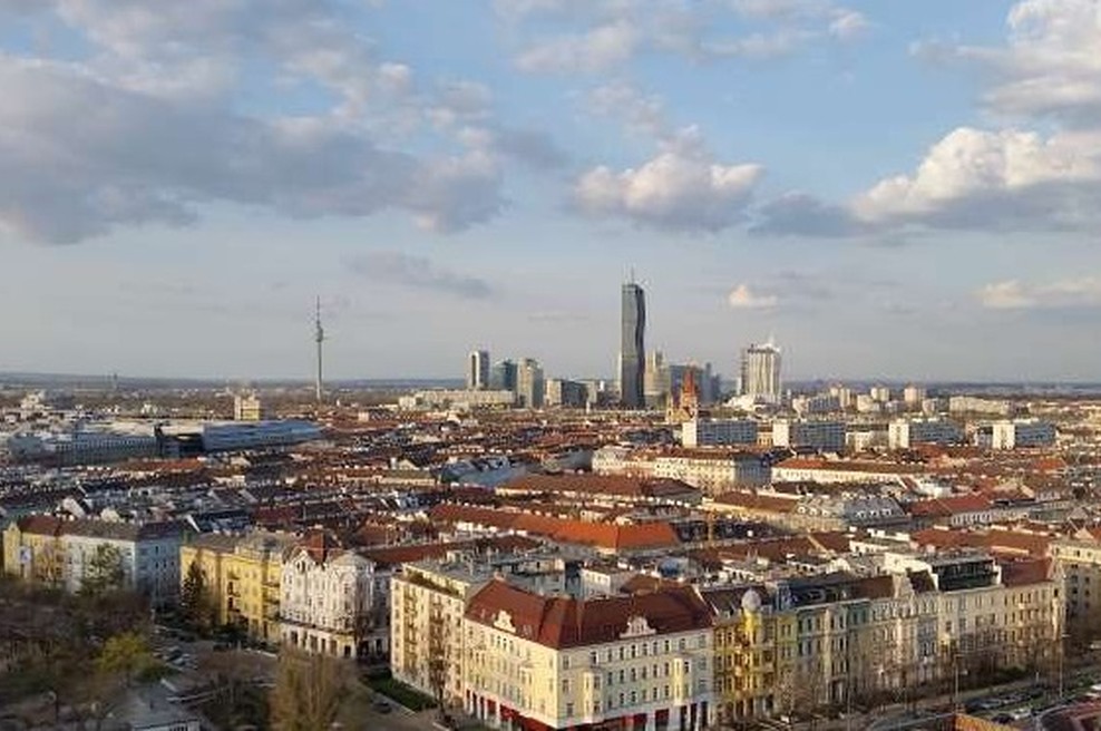 Na Dunaju v eksploziji plina uničen stanovanjski blok (foto: STA)