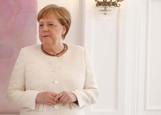 Ima Angela Merkel zdravstvene težave? Na uradni slovesnosti se je ponovno tresla!