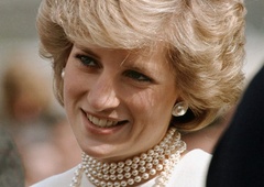 Zakaj princesa Diana po ločitvi ni NIKOLI VEČ nosila znamke Chanel?
