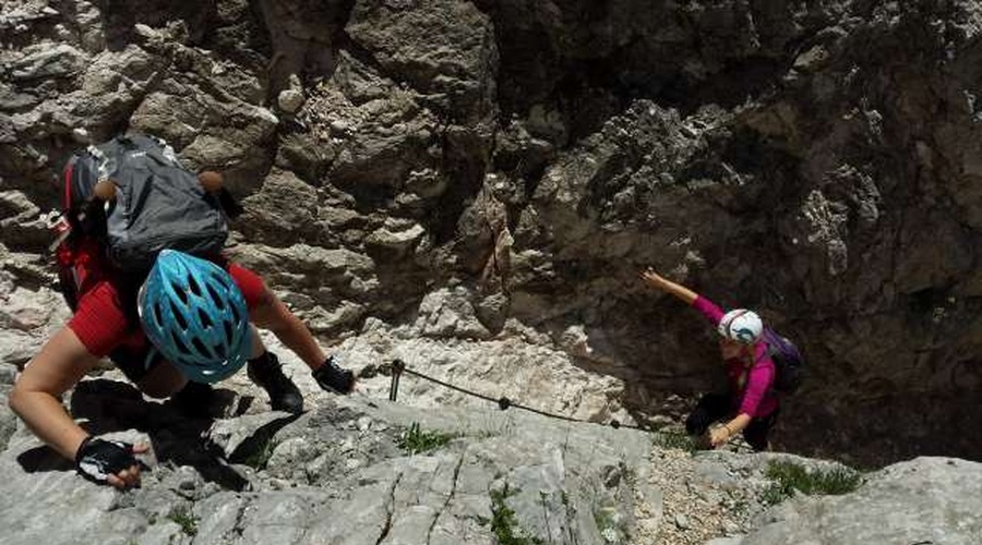 Znane so podrobnosti in vzrok nesreče na Bovškem, v kateri je umrl mlad plezalec (foto: STA/Robert Hrovat)