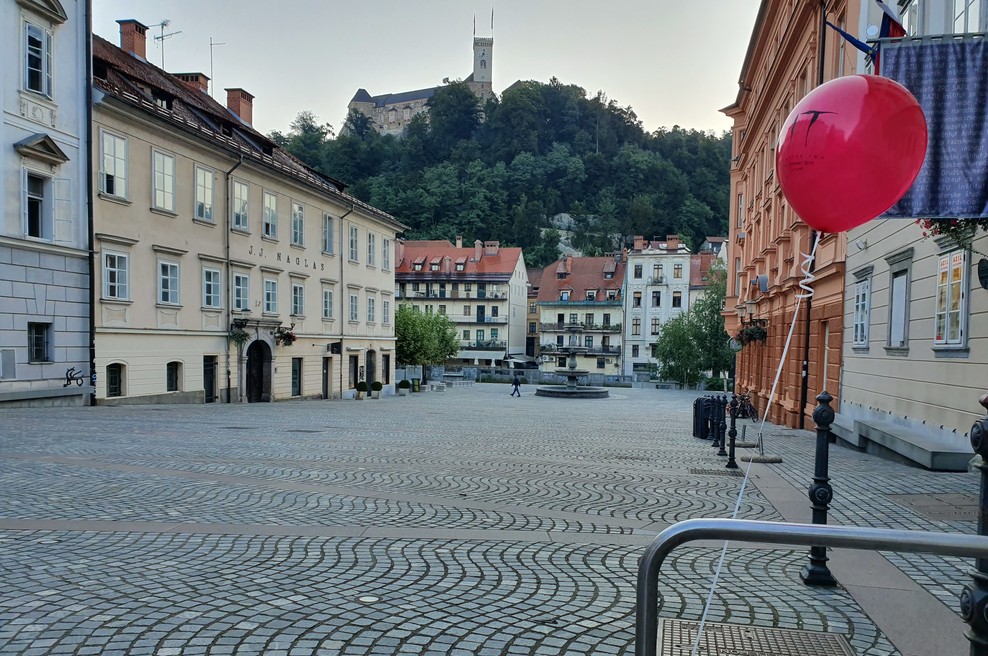 S četrtkom odprava splošne omejitve gibanja na občine (foto: Blitz Slovenija)