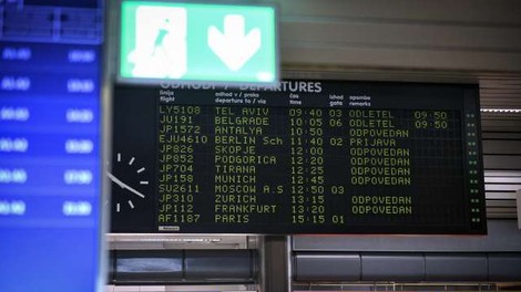 Poljska odbojkarska reprezentanca v Ljubljano z vladnim letalom