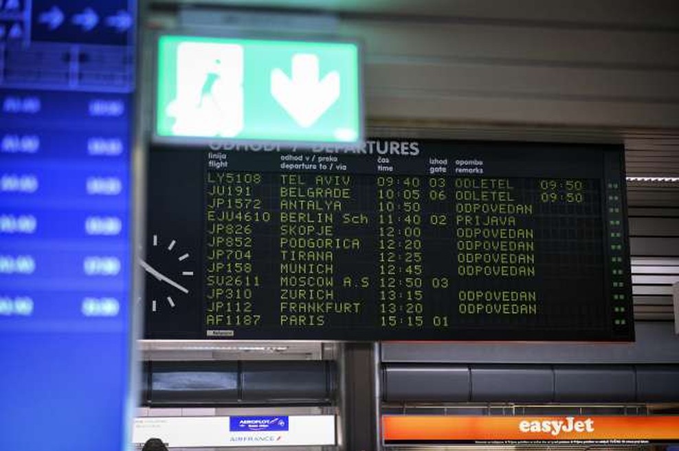 Poljska odbojkarska reprezentanca v Ljubljano z vladnim letalom (foto: Nebojša Tejič/STA)