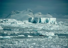 315 milijard ton težka ledena gora se je odcepila od Antarktike