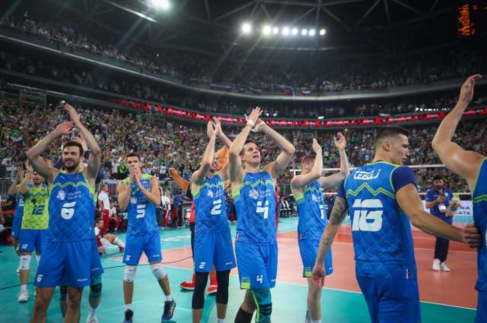 50.000 evrov nagrade za srebrne odbojkarje (foto: Anže Malovrh/STA)