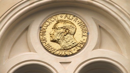 Nobelova nagrada za ekonomijo trem znanstvenikom