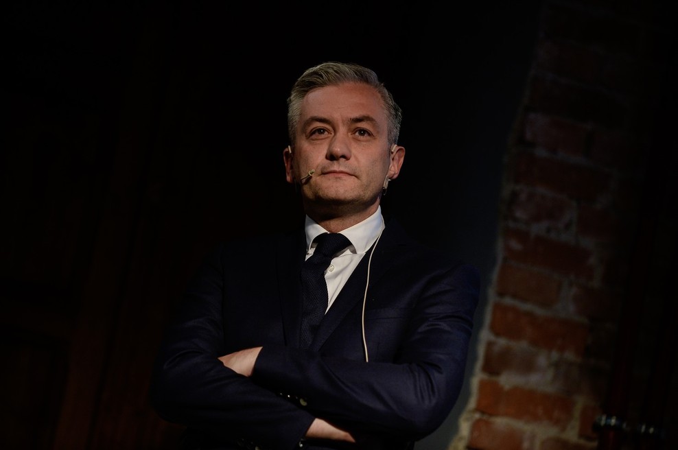 Evroposlanec Robert Biedron rešil moškega in otroka iz gorečega vozila (foto: profimedia)