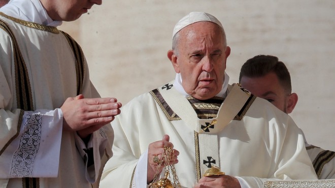 Papež pomotoma postal oboževalec nogometnih svetnikov (foto: profimedia)