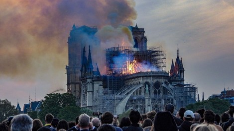 Po požaru v katedrali Notre-Dame tudi mini televizijska serija