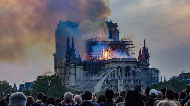 Po požaru v katedrali Notre-Dame tudi mini televizijska serija (foto: profimedia)