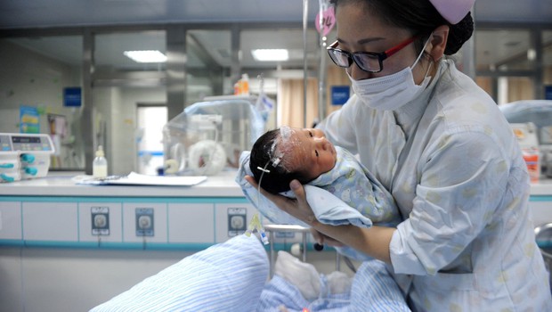 
                            67-letna Kitajka uradno postala najstarejša novopečena mati (foto: profimedia)