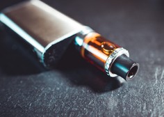 Po napovedih omejitve elektronskih cigaret v ZDA pri Juul Labs napovedali odpuščanja