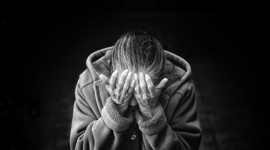 "Atek so me 'delali za ženo' ob nedeljah" (zgodbe slovenskih starostnikov) (foto: Unsplash)