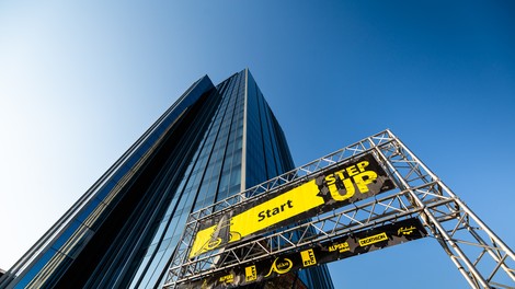 6. Alive Step Up – osvojite vrh Kristalne palače in tecite za dober namen