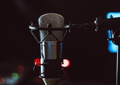 Kvote slovenske glasbe v primeru zasebnih radijskih postaj razveljavljene