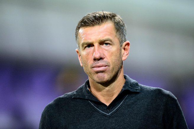Slovenski selektor Srečko Katanec na kvalifikacijski za Euro 2016 med Slovenijo in Švico v Mariboru 9. oktobra 2014
