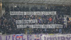 Mariborske Viole na derbiju med Mariborom in Olimpijo