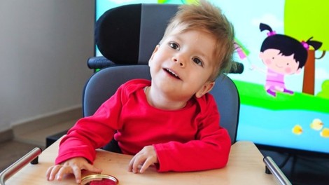 Porabo sredstev za malega Krisa Zudicha bo mogoče javno spremljati