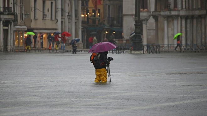 Poplavljanja rek po Sloveniji, visoka plima povzroča težave tudi v Italiji (foto: profimedia)