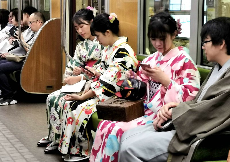 Turistke v kimonu
