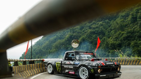Ken Block gume radiral na eni najbolj nevarnih cest na svetu