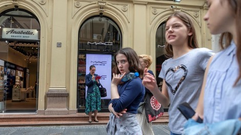 Vse več držav z nižjim davkom na tampone in vložke