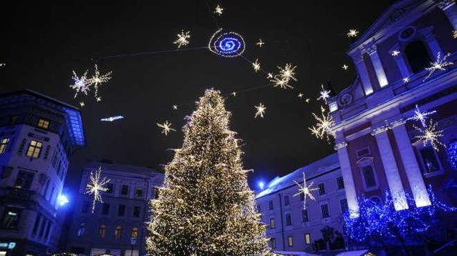 S slovesnimi prižigi prazničnih luči po Sloveniji v čarobni december (foto: Nebojša Tejić/STA)