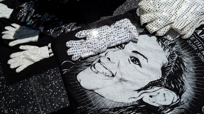 Johnny Depp bo produciral muzikal o rokavici Michaela Jacksona (foto: profimedia)