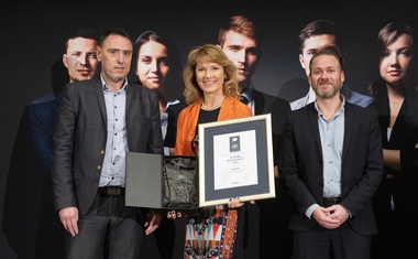 Katarina Klemenc je prevzela nagrado za uglednega delodajalca po izboru strokovnjakov družbenih ved
