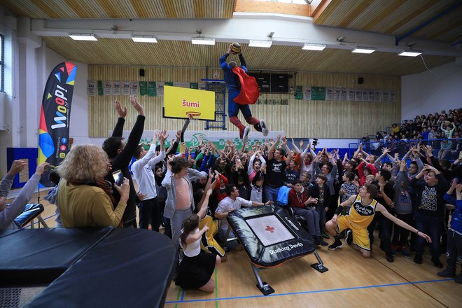 Praznični Šumi Dunking Devils spektakel razveselil več kot 500 otrok iz vse Slovenije (foto: Šumi Dunking Devils Press)