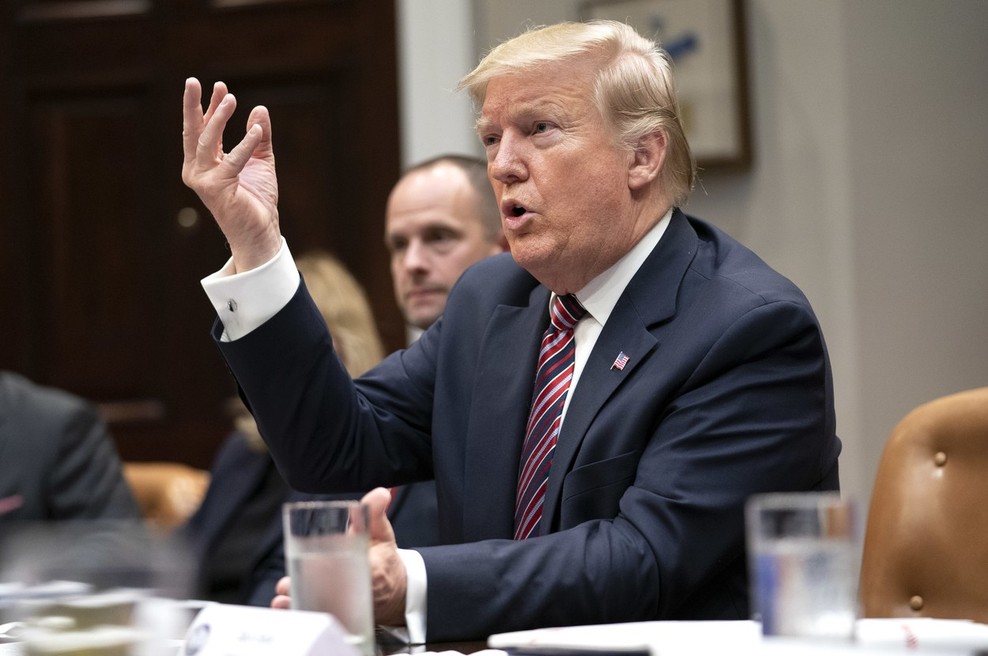 Trump za večjo porabo vode: "Saj je dovolj vode. Pada dol. Temu se reče dež." (foto: profimedia)