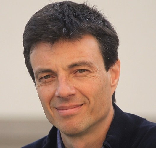 dr. Dejan Dinevski