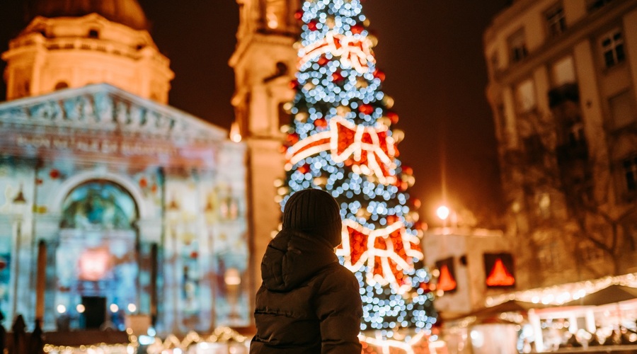 Pet najlepših božičnih sejmov po Evropi (tudi čisto blizu Slovenije) (foto: AdventBazilika.hu)
