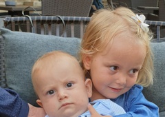 3-letna Sofija in 9-mesečni Adam potrebujeta pomoč dobrih Slovencev!