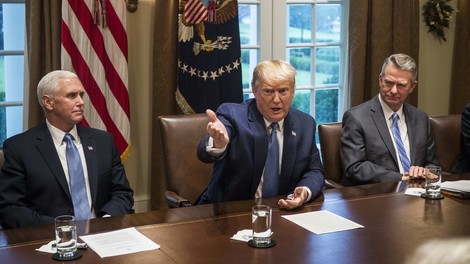 Donald Trump se v povprečju zlaže kar 32-krat na dan