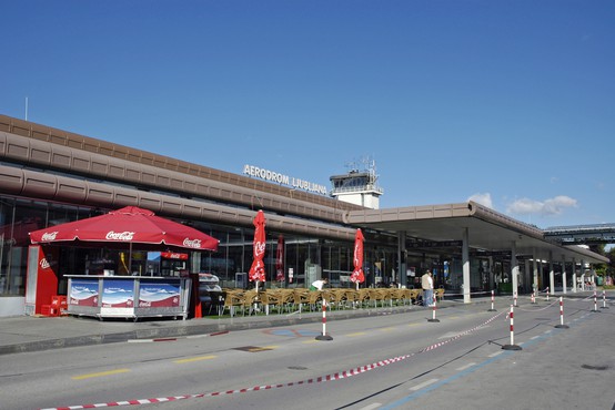 Kljub propadu Adrie Airways na ljubljanskem letališču živahno