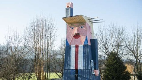 Trumpov kip odslej v Moravčah, kjer je bil že tarča vandalov
