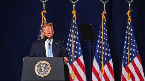 Donald Trump grozi, da so ZDA pripravljene napasti 52 ciljev v Iranu
