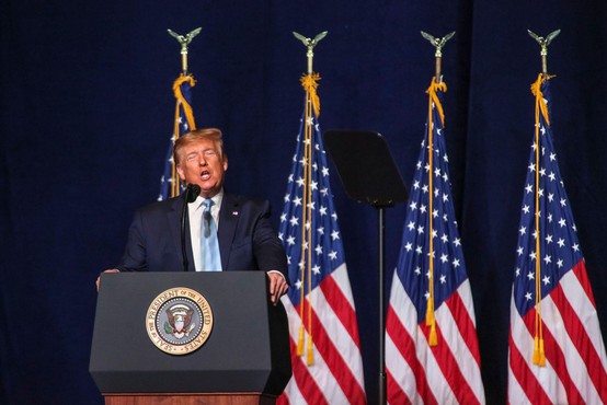 Donald Trump grozi, da so ZDA pripravljene napasti 52 ciljev v Iranu