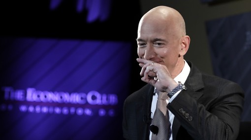 Jeff Bezos odstopil s položaja glavnega izvršnega direktorja Amazona